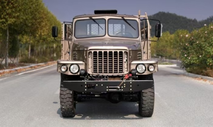 Dongfeng EQ2082 6x6 Off-road Cargo Truck, Champagne Color