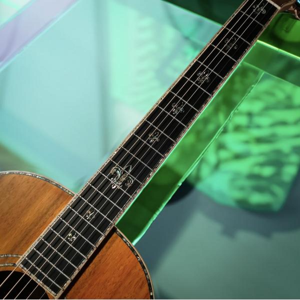 12-Fret Single 0 Shape Handmade Guitar with Dove Tail Joint OOO Acoustic Guitar Solid KOA Back Side