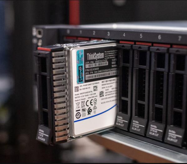 O servidor da cremalheira de Lenovo ThinkSystem SR650 7x06cto1ww personalizou