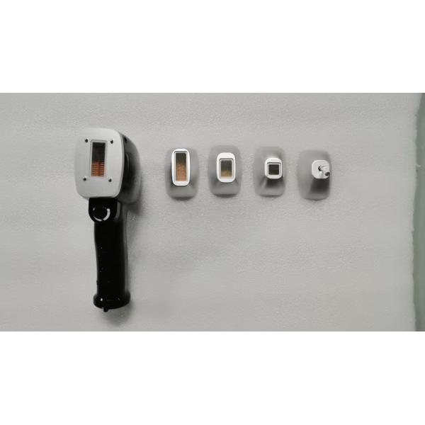 Pantalla 4K 2000W / 4000W Depilación Ice Platinum 808 755 1064 Diodo Láser Máquina de Depilación Láser Titanio