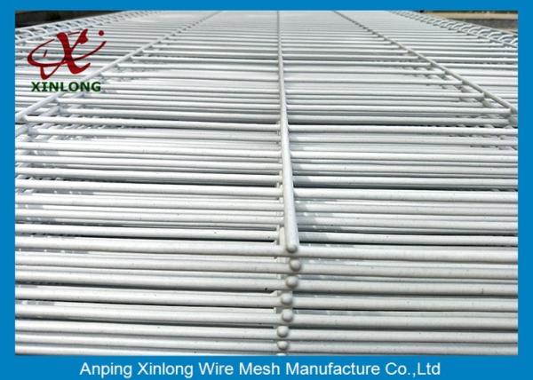 Electric Galvanized Wire Mesh Fence Square Shape For Home Eco Friendly