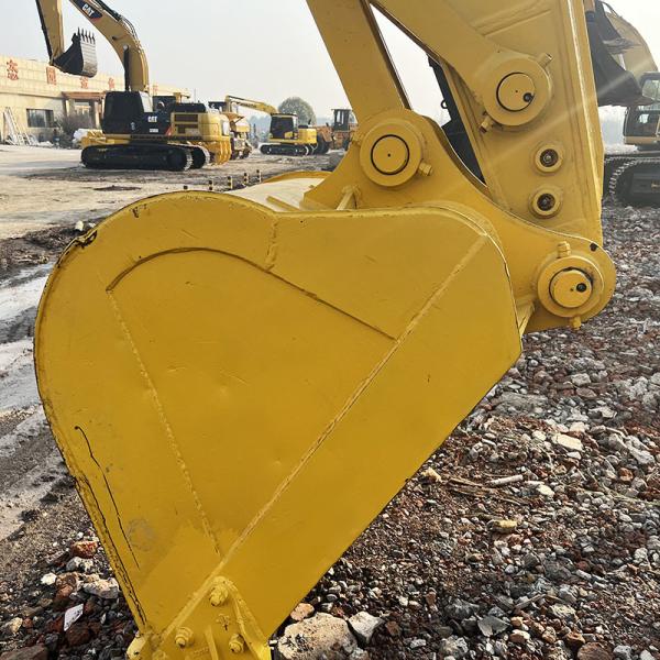 Middle Size Komatsu PC200-8MO Used Crawler Excavator 110kw Rated Power 20 Ton Weight