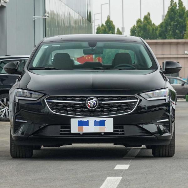 Buick Regal 2023 552T Smart apprécient le milieu de voiture de berline de Seat de la porte 5 de la version 4