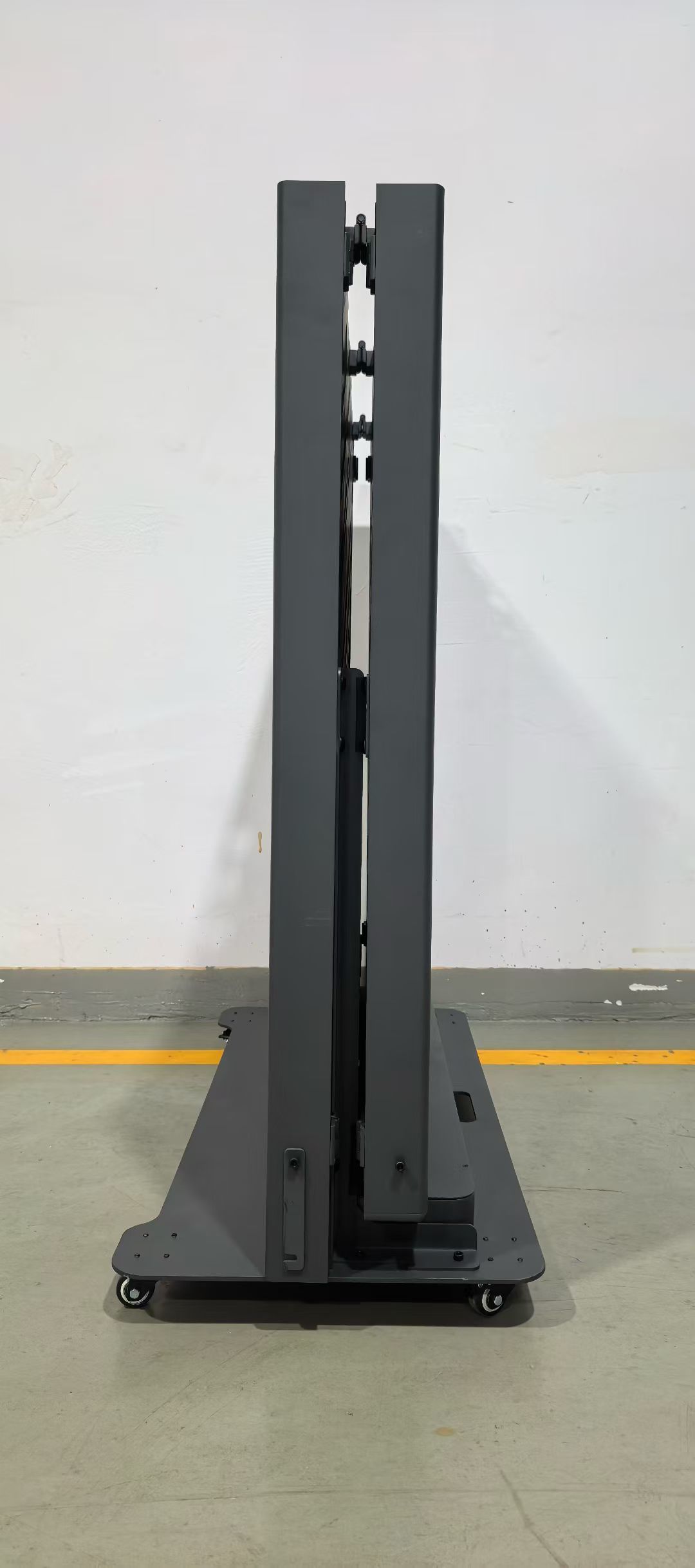 Foldable LED Display poster with P1.25/P1.53/P1.86/P2 /P2.5 Pixel Pitch 3840Hz Refresh Rate and Front Maintenance Design