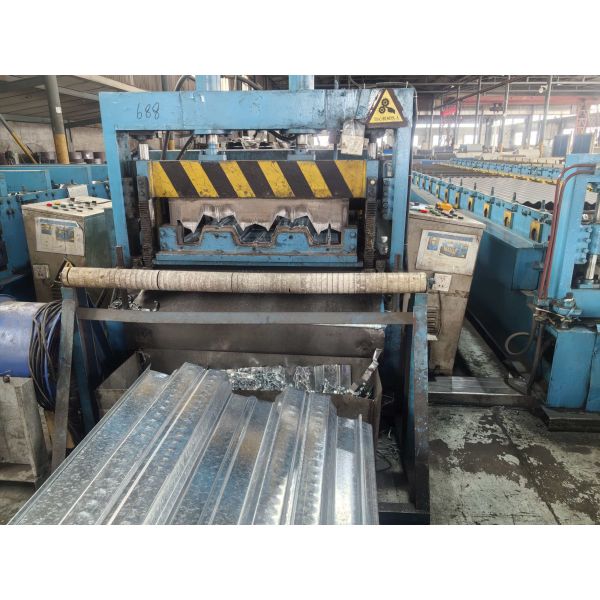 Customizable Colors Corrugated Metal Decking with High Corrosion Resistance and Load Capacity Up To 500 Kg/m²