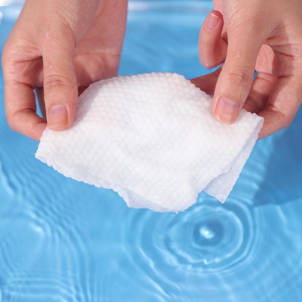 Lingettes nettoyantes pour le visage jetables hypoallergéniques en non-tissé