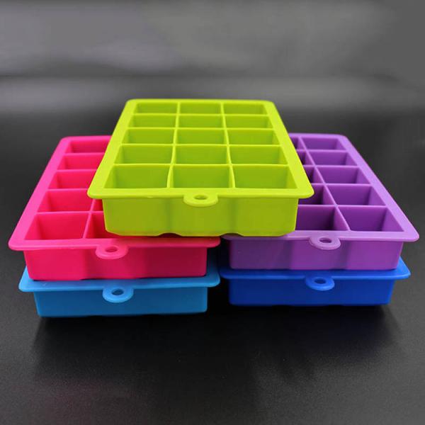 Square Harmless Silicone Ice Mold Cube Trays 15 Cavities Multicolor Reusable