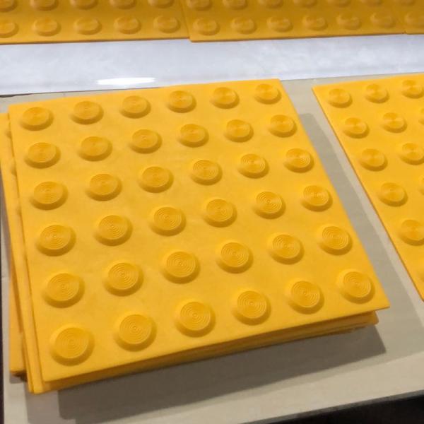 300*300 étriers tactiles en PVC/PU en plastique pour une marche sûre et une meilleure accessibilité