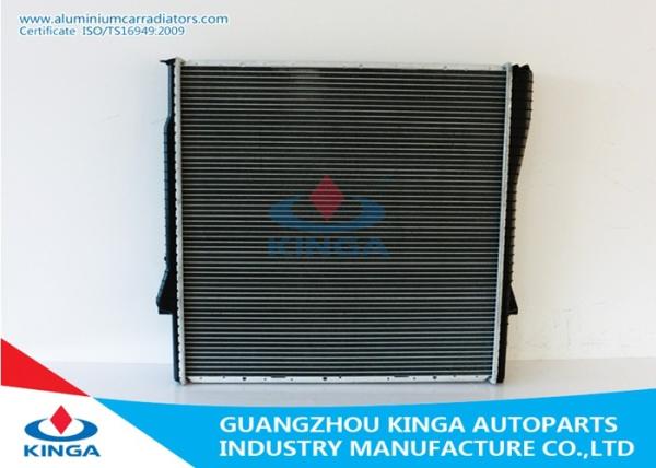 1439104 Auto Parts Radiators For BMW X5 E53 2000 - 03 MT Plastic Tank