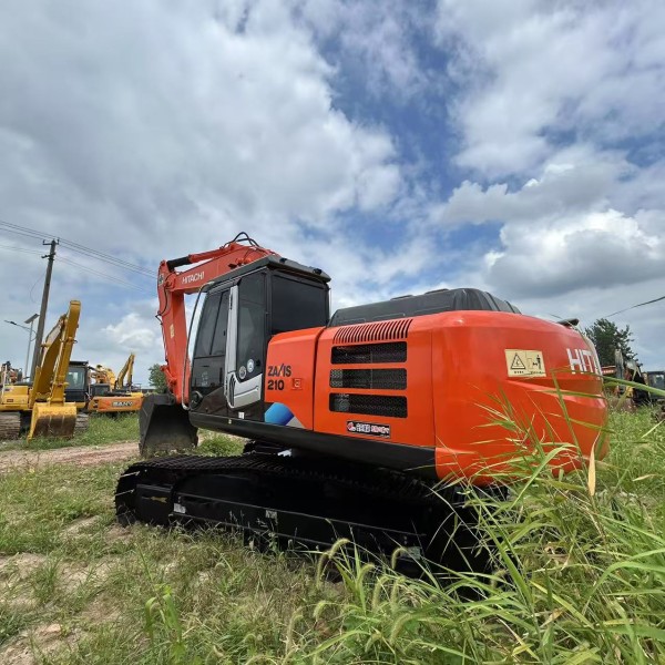Compact ZX210 Used Hitachi Excavator Heavy Duty Construction Equipment