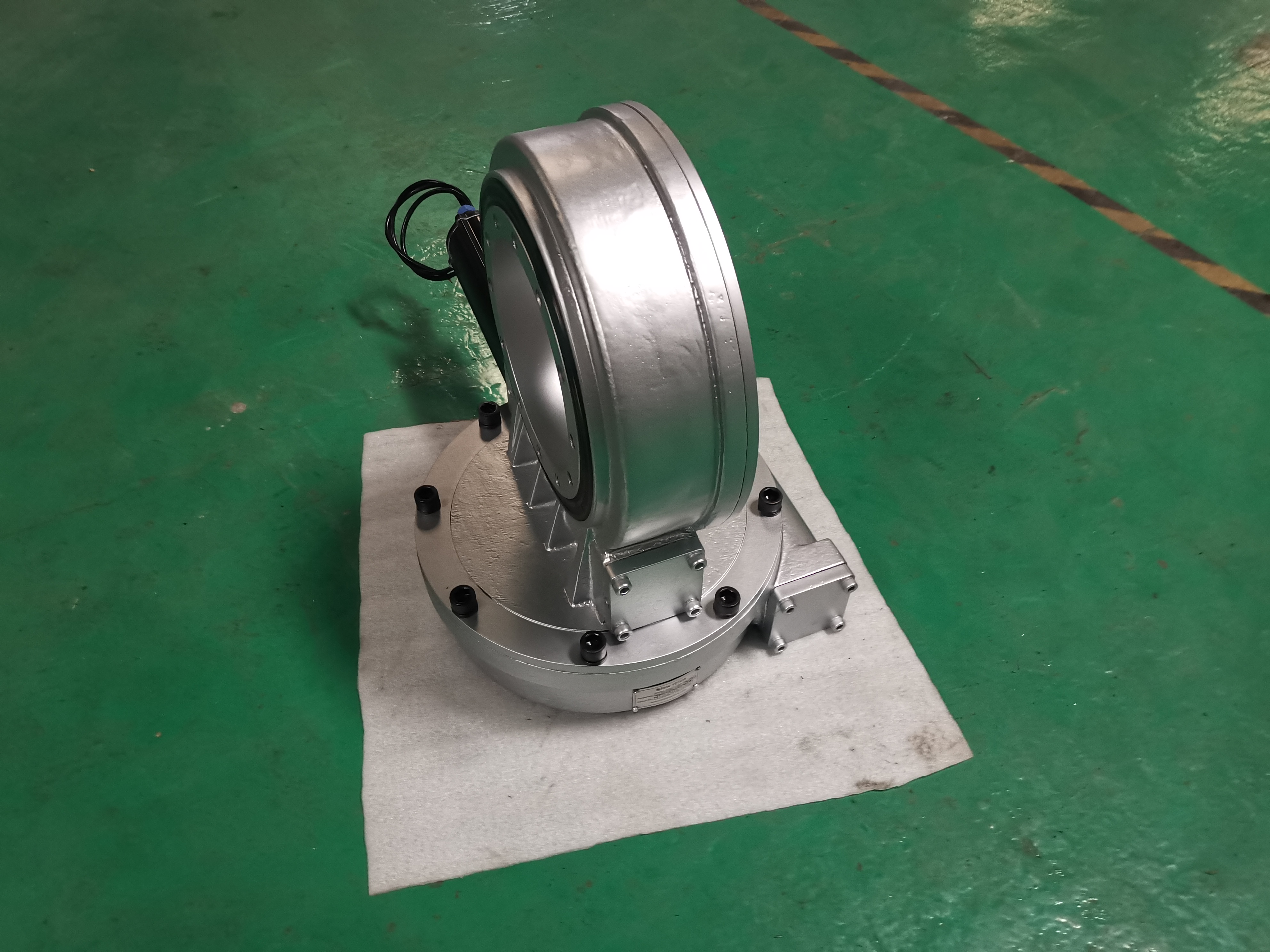 SDE7 Dual Axis IP66 12000Nm Heavy Duty High Quality and Low Price Solar Tracking System Electric Slewing Drive with DC Motor
