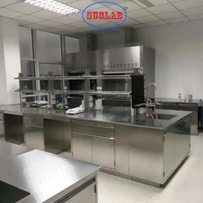 Polished Stainless Steel Lab Worktable Featuring Number of Legs As Drawing Number of Shelves As Drawing Ideal for Laboratory