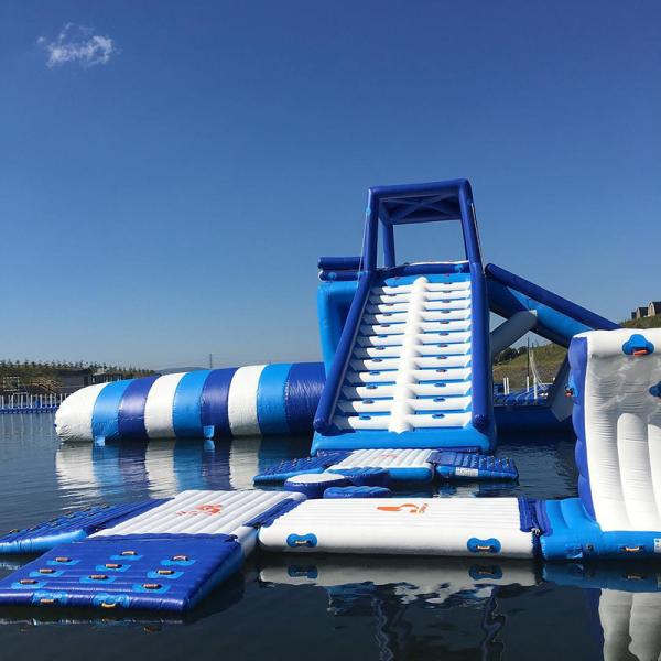 Torre de agua inflable gigante con la gota para el parque de la aguamarina