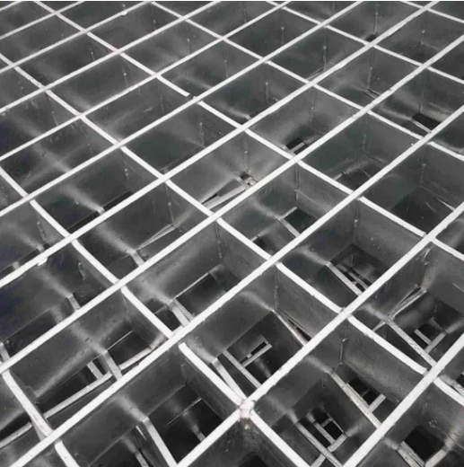 Heavy Duty Steel Bar Grating with 20mm to 60mm Bearing Bar Height and 2mm Bearing Bar Thickness for Walkway Platforms