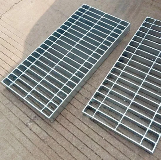 Pressure Locked Steel Grating with High Strength and Firm Structure for Platform Projects