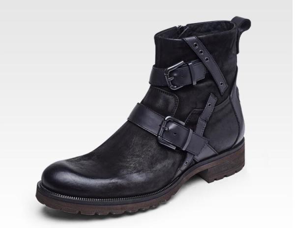 As botas de Chelsea da camurça dos homens do lazer, atam acima em volta das botas de Chukka de couro cinzentas do dedo do pé
