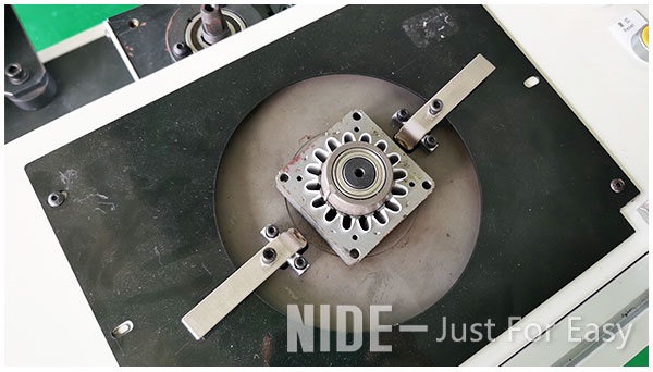 stator insulation paper inserting machine.jpg Машина статора 0.75kw мотора стиральной машины бумажная вводя