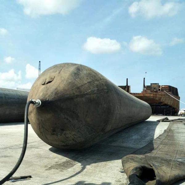 Cylindrical Marine Rubber Airbags Ship Launching and Docking Pneumatic Air Bags