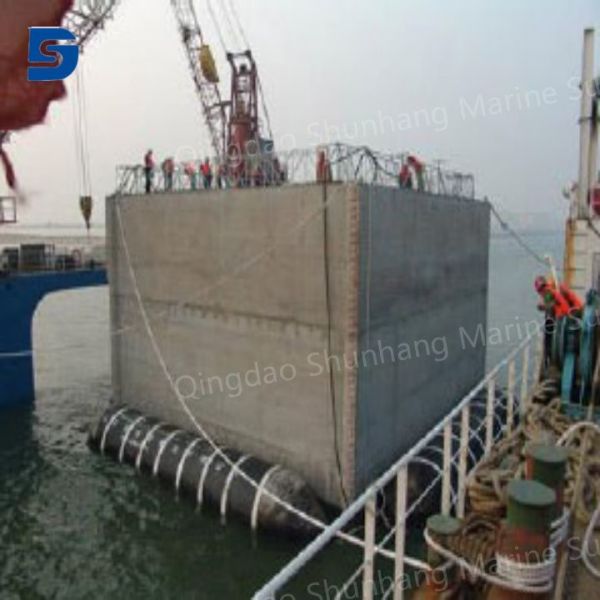 Black rubber airbag suitable for in automotive suspension industrial machinery and heavy equipment requiring shock absorption