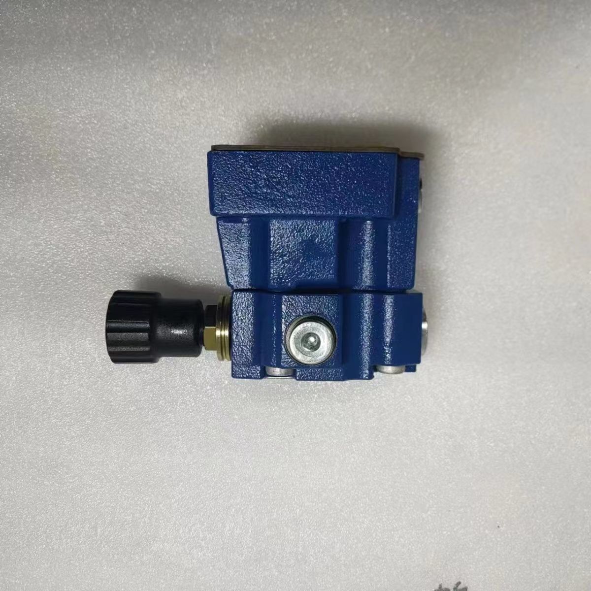 New Concrete Pump Truck Accessories Huade Swing Cylinder Overflow Valve DB10-1-50B TONGMING Brand