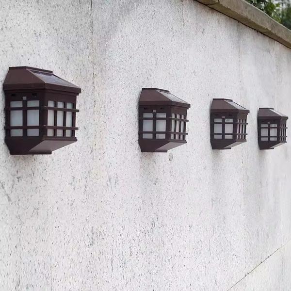 70 Ra Color Rendering Index Solar Wall Lamp for Courtyard and Garden Street Lighting