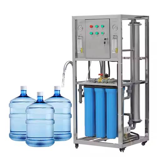 Sistema de purificación de agua por ósmosis inversa alimentado por energía solar fuera de la red | 500 GPD