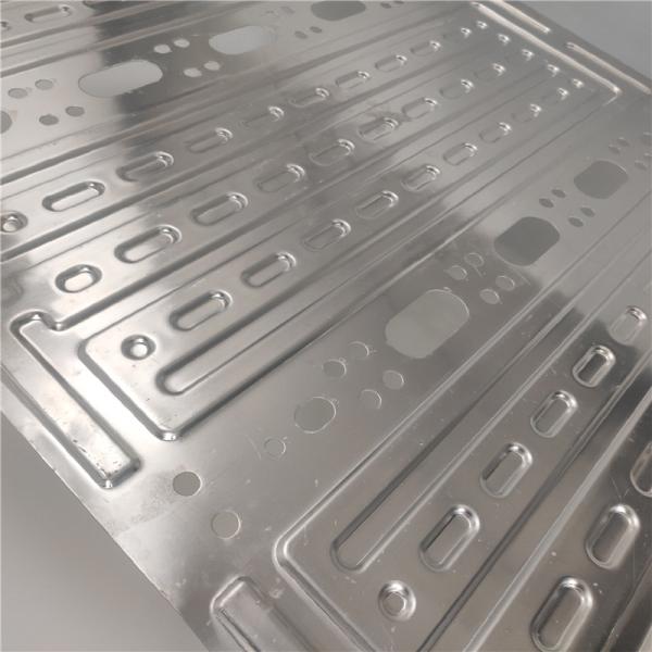 Щит между источником света и механизмом 1186x685mm 970x362mm ISO14001 жидкостного охладителя подачи алюминиевый