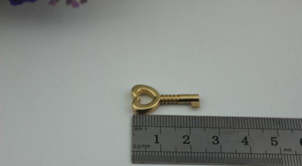 Luxury heart shape decorative light gold wedding padlock for purse