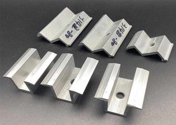 Solar Mounting Mid Clamp 1.4KN M2 Powder Coating Kit Aluminum Stainless Steel