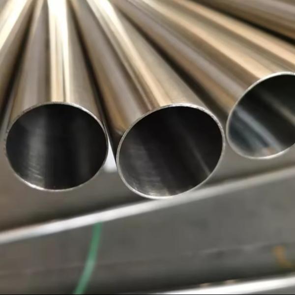 Tubes en acier inoxydable à haute résistance, dégraissantes et exemptes d'huile 201 202 301 304 304L 321 316 316L tubes soudés ronds