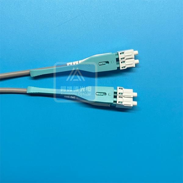 Cable à fibre optique blindé multimode Lszh Cordon à fibre FTTH 3,0 mm Gris
