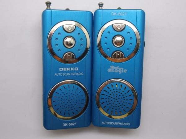 バッテリー駆動の FM スピーカー ラジオ OEM ロゴ Fm ライト ラジオ