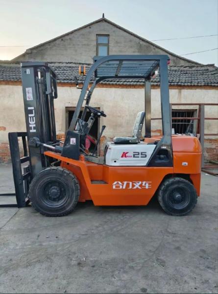 2.5 Ton Second Hand Forklift Diesel Engine Powered Long Working Hours