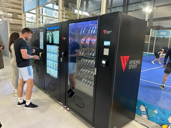 Smart Locker Tennis Rackets Vending Machine with Card Reader for Sports Equipment