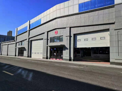 Энергоэффективные секционные двери снижают затраты в помещениях с контролируемой температурой