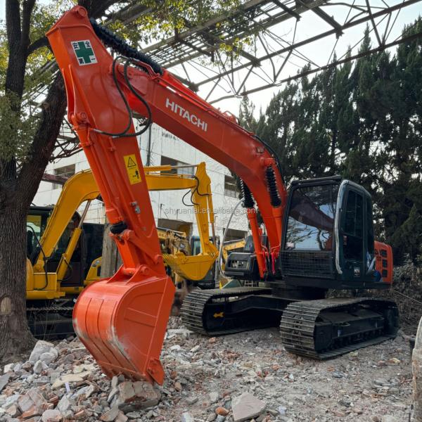 Une excavatrice Hitachi ZX120 abordable et adaptée au concassage