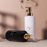 500 ml Blanc/Noir cylindrique lisse et en spirale avec pompe dorée pour bouteille de shampooing