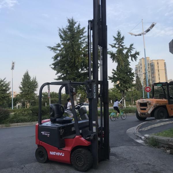 Fast Delivery Nlchlyu Battery Forklift 1.5 Ton 2t New Energy Multifunctional Electric Hydraulic Fork Lift Truck
