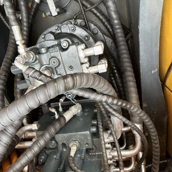 Hyundai 220 Used Hydraulic Excavator With Engine Cummins B7 For Sale Crawler Excavator