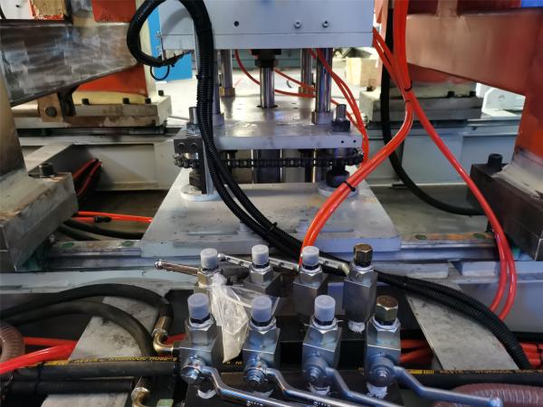 30l Accumulator Blow Moulding Machine Single Head 600bph Plastic Blowing Machine