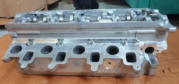 Le moteur est équipé d'un moteur à cylindre de type VW 2.0TDI de 16 V.