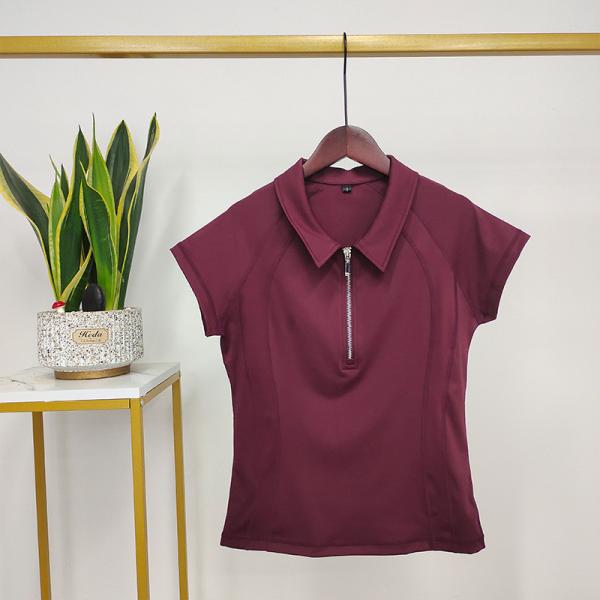A equitação de nylon de Baselayer do cavaleiro cobre camisas altas do pescoço T