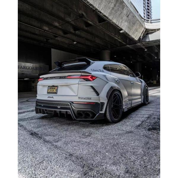 Kit de cuerpo ancho de estilo LB para Lamborghini URUS Kit de cuerpo de fibra de carbono Urus Fibra de carbono delantera de labio difusor Spoiler Kit de cuerpo ancho
