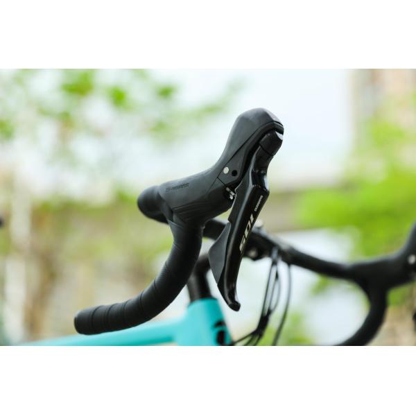 700C 22 скорость Алюминиевая сплав ремня Гравий Углеродный велосипед Дорожный велосипед с шириной шины 700C * 25c