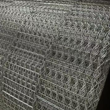 Cables galvanizados en caliente CWC tubería Reforzada de malla Ocho líneas