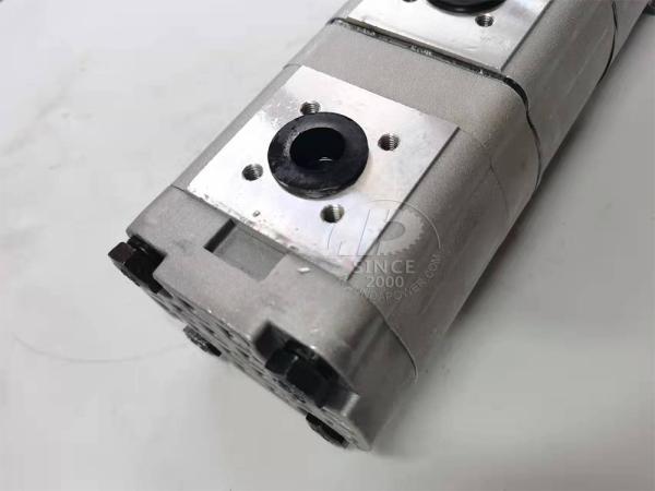 Cast Iron Excavator Spare Parts Kubota UU40 15T Silver 3 Stage Gear Pump