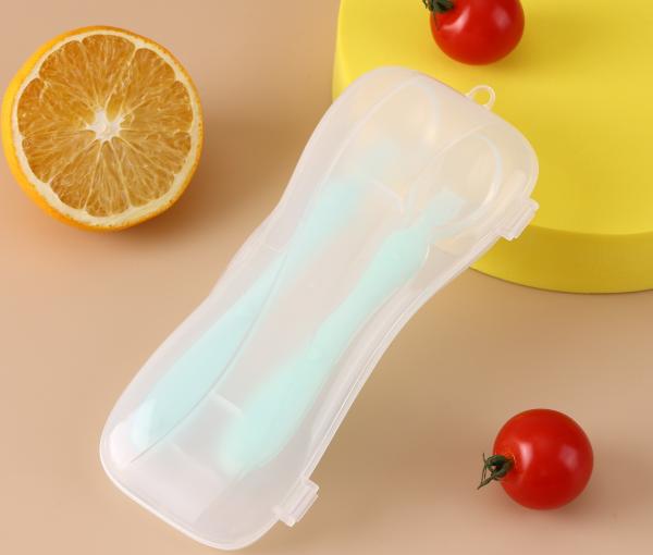Easy To Clean Silicone Spoon with Ergonomic Design / Pink/Blue Color