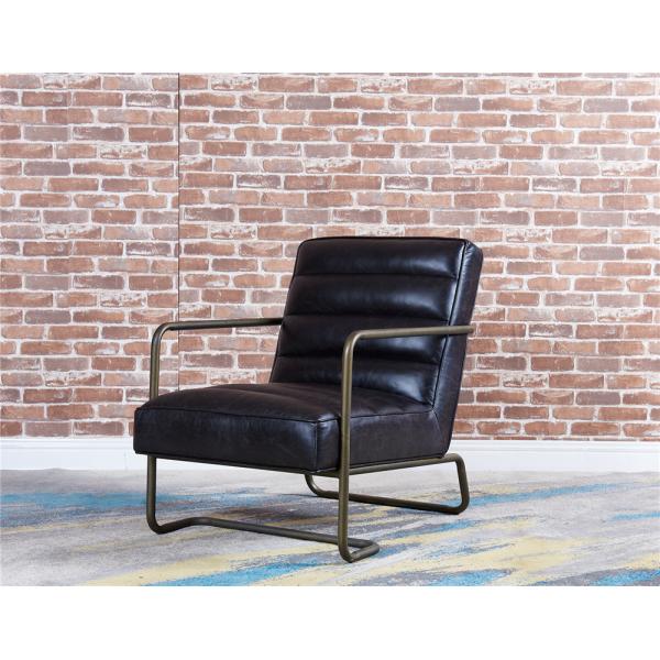 Comfortable Soft Leather Leisure Chair Matt Finish Metal Base For Relaxing