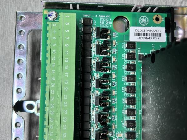 La base de la placa de GE de IS200STAIH2ADC
