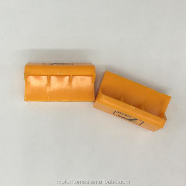 Plastic adjuster of height for the mechanical suspension driver seat